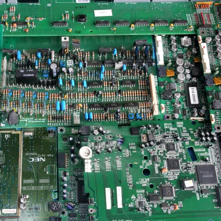 Class II A PCBs = circuit boards from industrial equipment which, like class I PCBs, have many small chips, quartz crystals and transistors, but hardly any visible gold contacts.