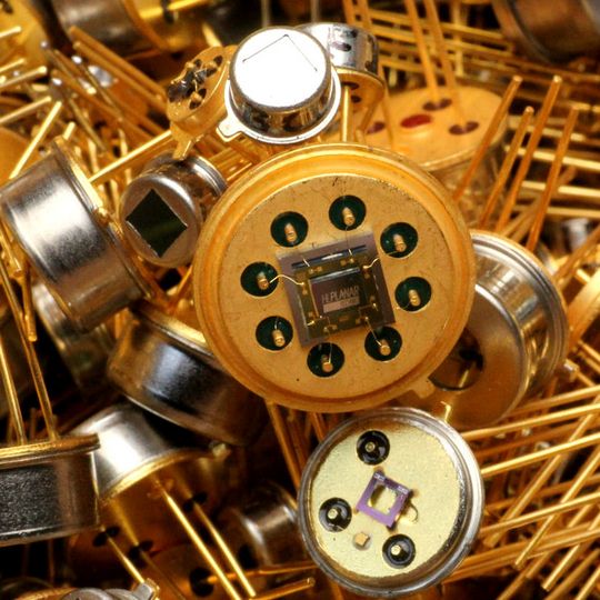 Electronic components with gold-plated or silver-plated contacts, transistors, quartz crystals, various components