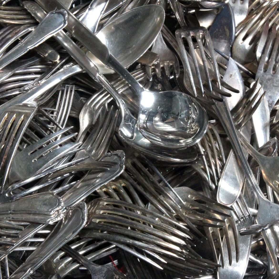 Purchase of silver cutlery / silverware